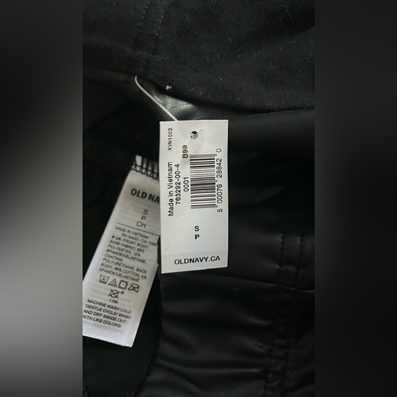 Old Navy high wasted faux-leather panel leggings. Black, size small. - Picture 6 of 6